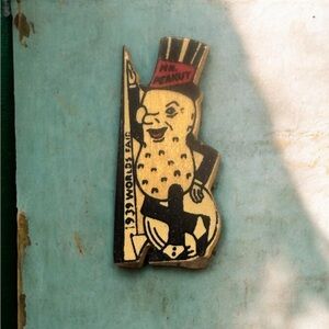 Rare Vintage Multi Color 1939 World's Fair Mr Peanut Wood Pin